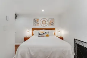 Hot Tub, Central Location, Stylish, 2BR/1BA - Image 4