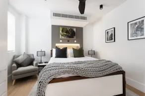 Stylish 2 bed penthouse with Harbour Bridge View - Image 5