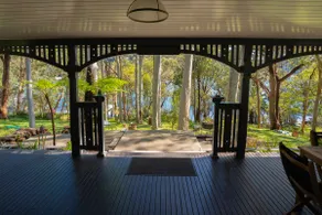 Waterfront cottage & boat within national park - Image 2
