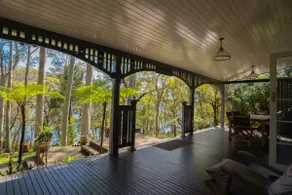 Waterfront cottage & boat within national park - Image 3