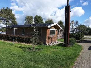 Rural location, detached wooden garden house. - Image 2