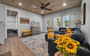 Florence Family Farmhouse Retreat - Image 5