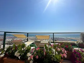 Piccadilly Penthouse with Jacuzzi - Image 5