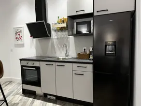 1B-Fabulous Apt. in the heart of downtown. - Image 2