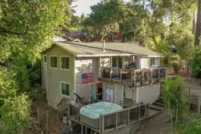 Rio Vista-River Gem With Hot Tub & Vineyard Views - Image 3