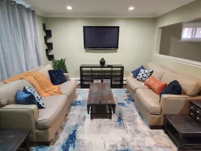 Newly renovated cozy spot, Steps from Downtown - Image 2