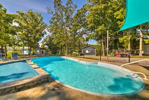 Lovely 1-Bedroom Unit Pontoon Rentals Available - Image 3