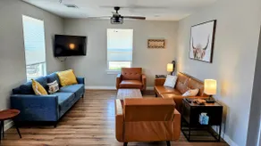 Shady Oaks Cottage & Pool: Peace & Relaxation - Image 5