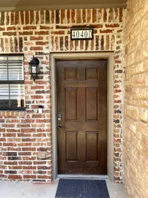 Comfortable townhome in center of NWA - Image 2