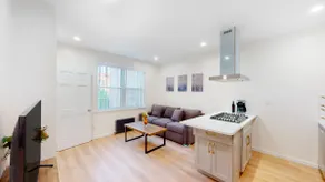 Remarkable Queens 2 bed 2 bath with office space - Image 3