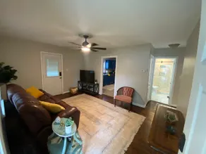 Quaint 2 bd pet friendly 10 mins to LU w/ firepit - Image 5
