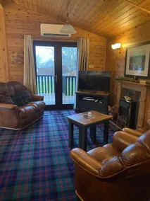 Cozy Loch Lomond Chalet - Image 5