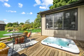 Hot tub open year round in modern/rustic cottage! - Image 3