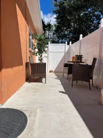 The Citrus Guesthouse in Tampa - Image 5