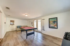 king bed with Pool table, decked patio and gym - Image 4