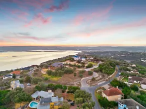 Lake Travis Lake House with Theater and Hot Tub - Image 3