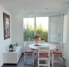 House with beautiful views and an outdoor Jacuzzi - Image 4