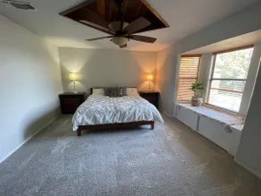 4-bedroom home with gorgeous view - Image 3