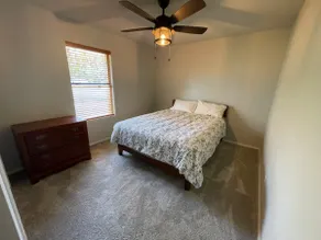 4-bedroom home with gorgeous view - Image 5