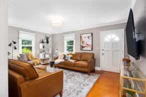 Cozy 3-bedroom home w/ Hot tub & firepit - Image 4