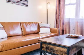 Convenient Location near ammenities. KING size bed - Image 4