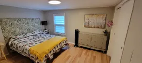 Notre Dame Relaxing retreat - tax & fees included! - Image 4