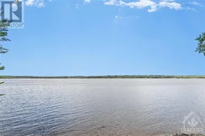 ALL Season Waterfront Cottage with WIFI, BBQ, Beach & Boat Ramp - Image 5
