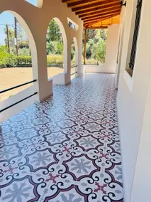 Unique Artist’s Villa on 3,000 m² Private Estate - Image 3