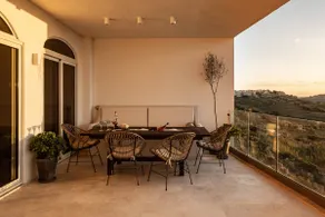 Lighthouse View Apartment - Image 2