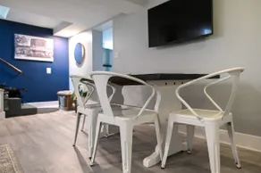 Newly remodeled Highland Square studio apartment - Image 3
