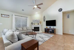 Exquisite Luxury Home near Sea World, San Antonio - Image 5
