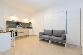 Apartment with 5 bedrooms with en-suite bathroom - Image 2