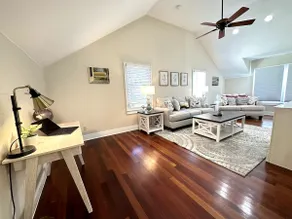 Historic lakefront guesthouse - Image 2