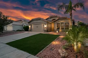 Modern Southwest home w/heated pool oasis - Image 2