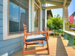 Charming Twinkle Lane Cottage - Image 4