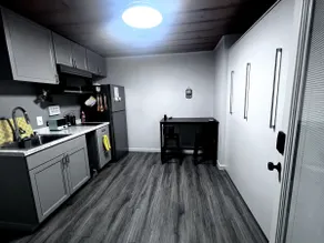 ”Time Whale Spent”- Brand new studio unit. - Image 3