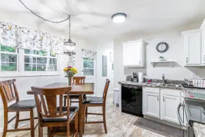 Old Made New-Dog Friendly, 3-Bedroom Lovely Home - Image 2