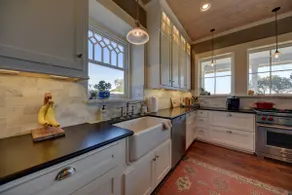 The Union Hill House *Outdoor Hot Tub* - Image 5
