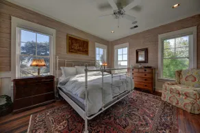 The Union Hill House *Outdoor Hot Tub* - Image 4