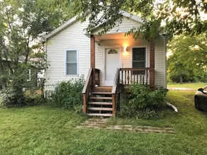 Relaxing Cottage by the Lake and Parking - Image 2