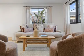 Boho Chic Retreat: Walk to the Beach! - Image 2