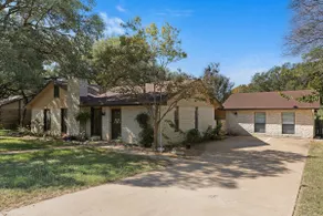 Upgraded couch, bedrooms, and much more! - Image 5