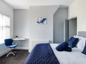 Whitmore House - NEW - Sleeps 6 - Modern - Parking - Image 2