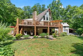 Secluded Cozy Cabin - Private Woods & Fire pit - Image 3