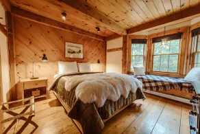 Romantic Ski Cabin in VT, Hot Tub, Fire Pit, Charm - Image 4