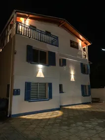 Spectacular Three-Story House, capacity for 21 people. - Image 3