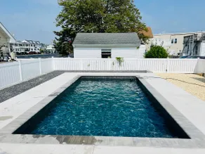 Lovely Rear 2 BR Cottage!~ Pets Considered *POOL* - Image 2