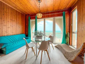 Athena Sea front Apartment, Parking & Pool - Image 2