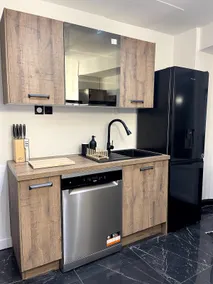 Unique apartment with jacuzzi - Image 4