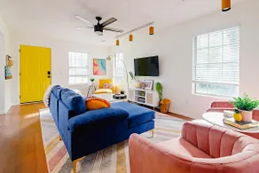 Family Friendly Island Retreat b/t Downtown &Beach - Image 5